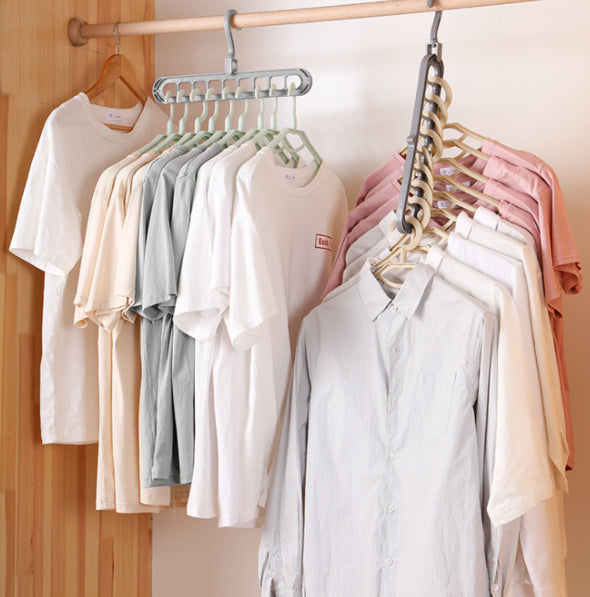 Space-Saving Multifunctional Hanger
